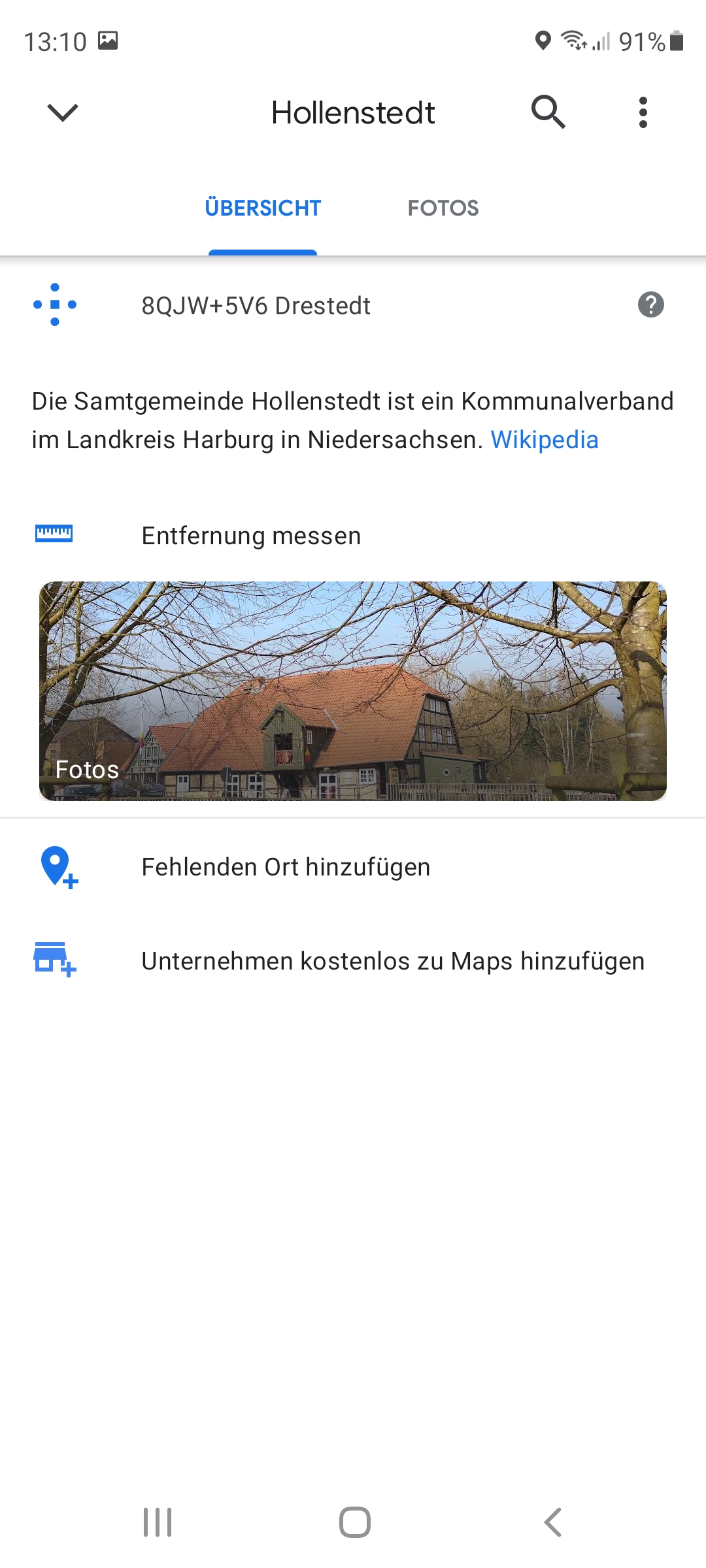Luftlinie auf Google Maps im Browser messen (Schritt 2: Hochwischen und Entferrnung messen auswählen)